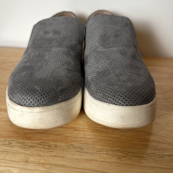 Steve Madden Women's Giovana Perforated Slip On Loafer Gray Fabric size 8.5 - Picture 11 of 11